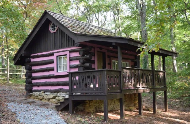 Spring Lake Farm Rustic log cabin on 16-acre private lake