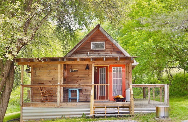 Spring Side Cabin at Skipwillow Farm