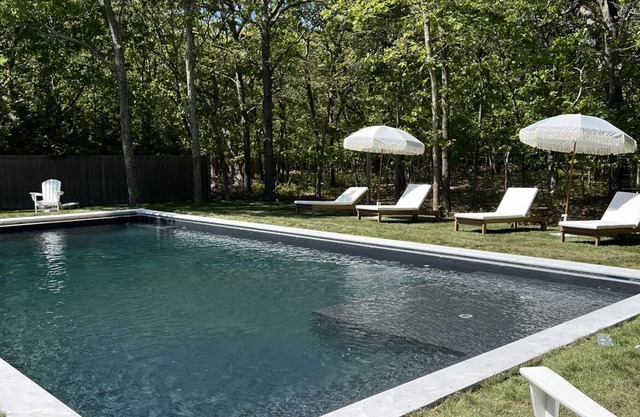 Springs getaway w/backyard pool, close to downtown & kid-friendly amenities