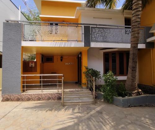 Square & Dormitory Stays