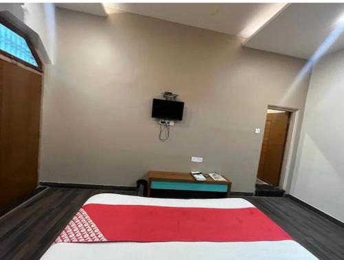Sri Rameshwaram Guest House Near by Hanuman Garhi 300 meters
