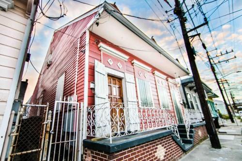St. Ann Historic Creole Cottage 5 bed-4ba