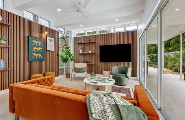 St Armand's Circle Mid-Century Oasis with Pool - Steps to Circle