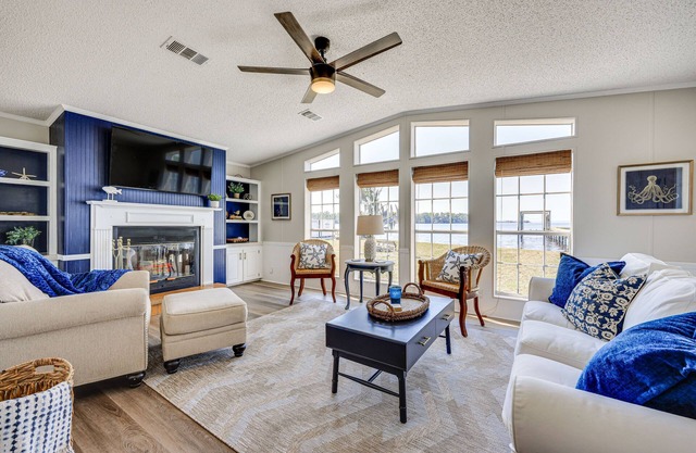 St Augustine Home w/Dock & Lift on St Johns River