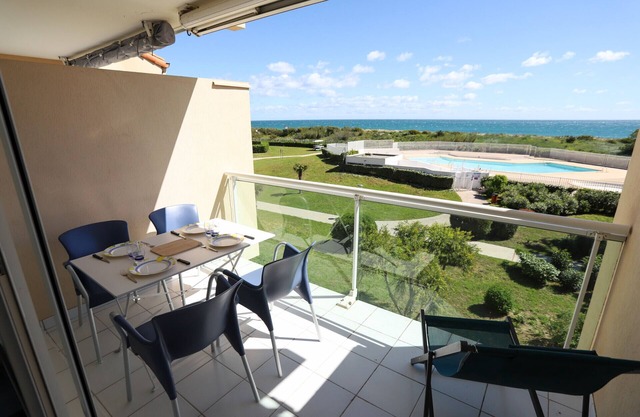 St Cyprien superb apartment with sea view and swimming pool for 2/4 people
