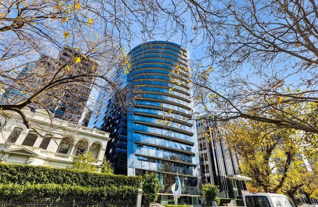 St Kilda Road 2 Bedrooms Apartment * swimming Pool