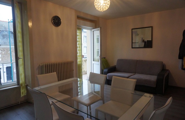 St Malo (150 meters from Plage du Sillon)