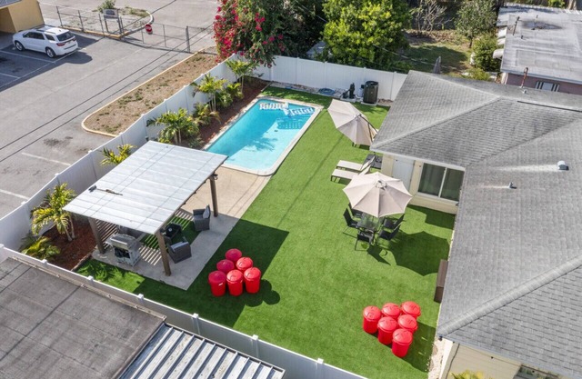 St Pete 3bd Heated Pool House <10 min to Downtown