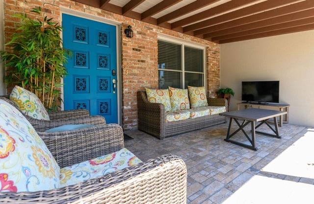St. Pete Haven: Private 3 Bedroom, 1.5 Bath Home