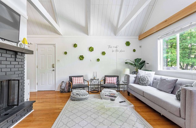 Stag Chalet: Summer Time Fun! 3BD | Pet Friendly
