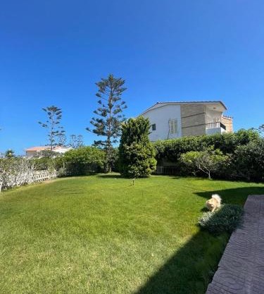 Standalone Villa in Diplo 2, Walk to the Beach, Hot Deal!