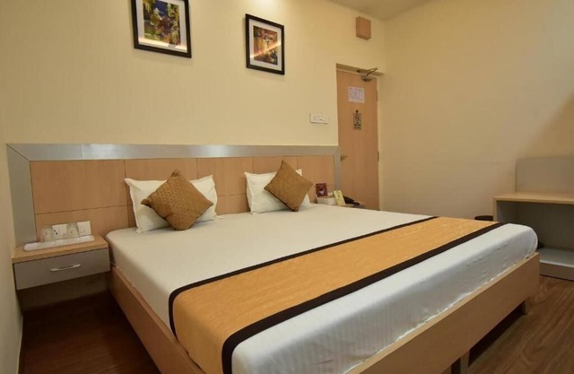 Standard Single Room 3 - Hotel Ramida Suites At Delhi Airportnn