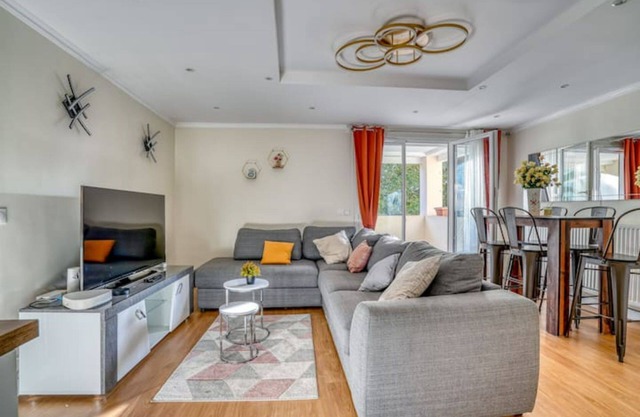 Standing-5 Bedrooms -free Parking -10mn From Paris