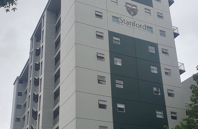 Stanford on Hobson Top 2br. Apartment