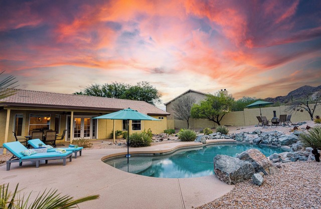 Star of Ahwatukee Private Pool, Fire Pit. Eclectic Vibes!