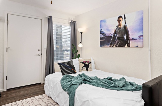 ★✪Star Wars✪KING BD✪No Stairs!✪Fast Wifi✪Dedicated Covered Parking✪★