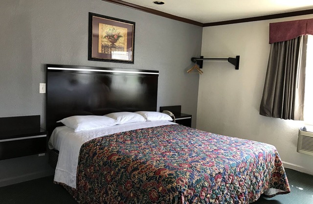 Starlight Inn Canoga Park