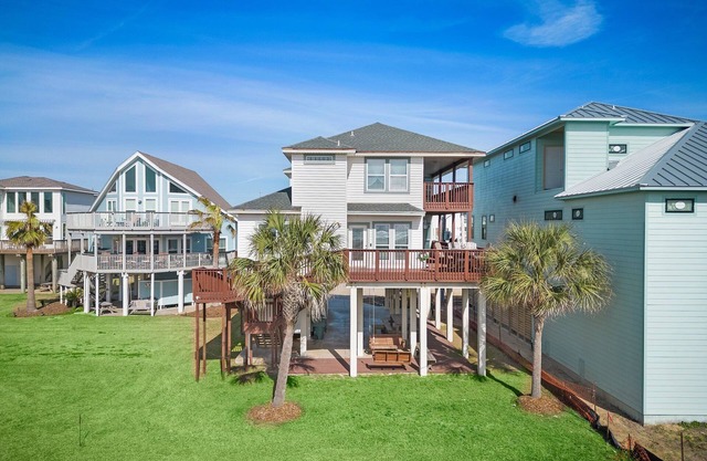 Starlight Oasis | Unobstructed Views & Pool Access