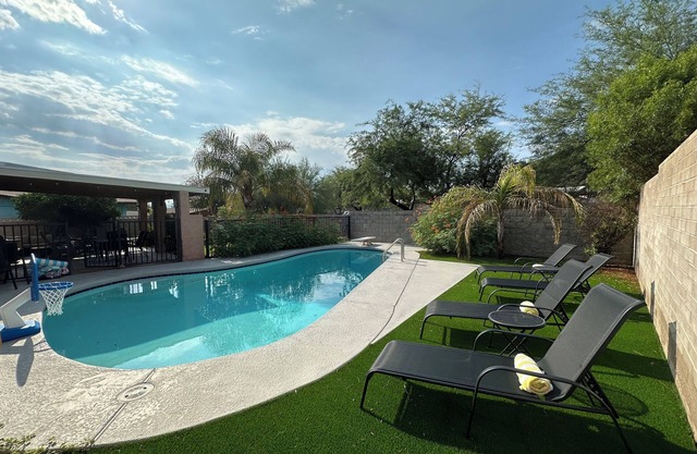 Starr Pass Putting n’ Pool 3br/2ba Sleeps 8 w/heated pool