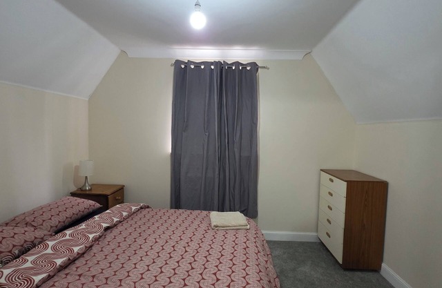 Stay Near Colchester twn centre4