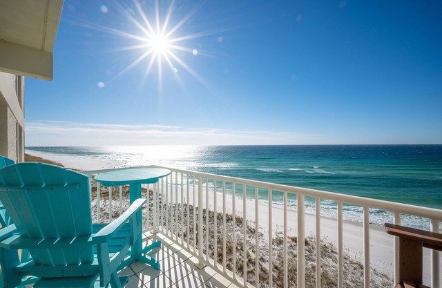 Stay Sans Souci on the beach! Gated property located on Pensacola Beach 😎