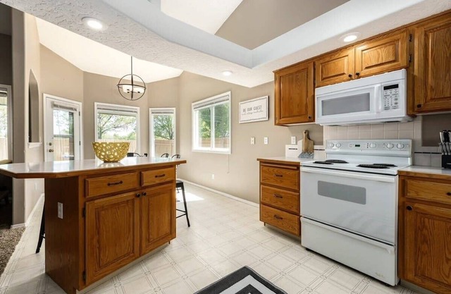 #StayinMyDistrict Comfortable Retreat in Meridian