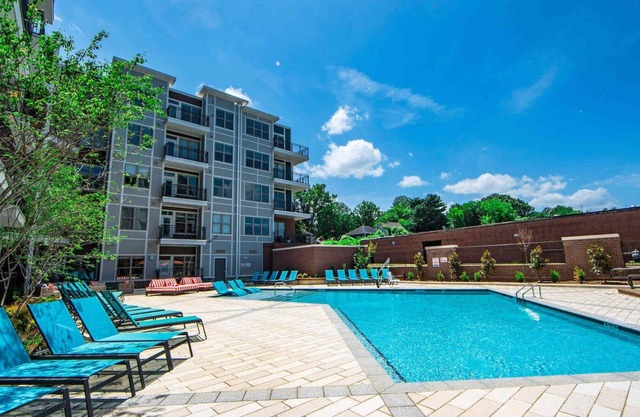StaysByWalker 2BR - King Beds! Gym/Parking