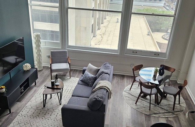 Ste 507 Heart of Downtown-Free Parking-Indoor Skywalk Access
