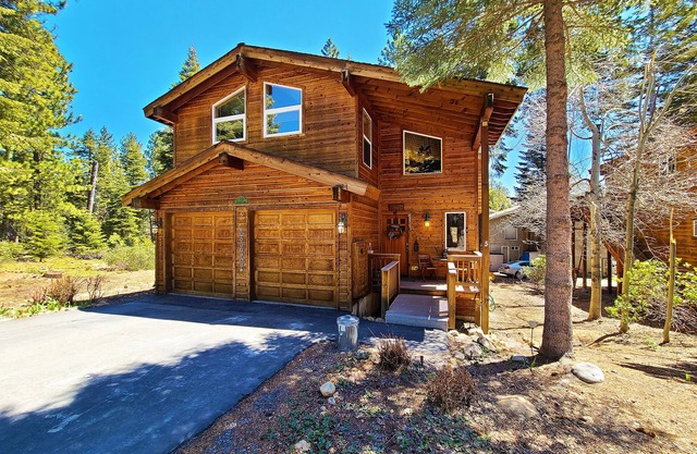 Steeple Retreat - 3 bedroom, 2.5 bath - close to Tahoe City