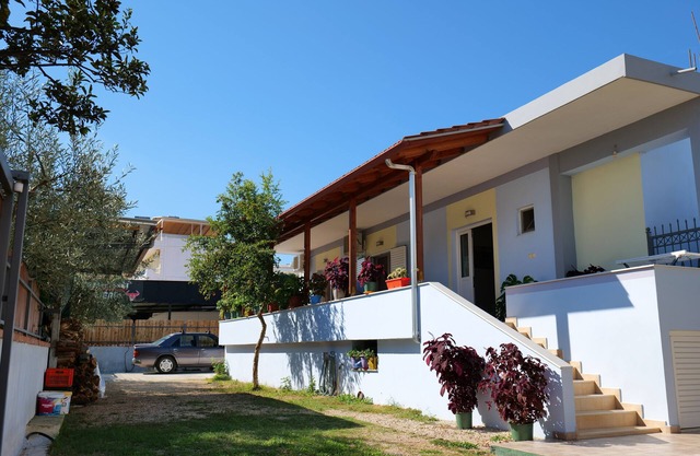 Stela Apartments