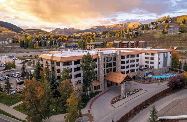 Stellar Location, Gym, Pool, Steam Room, Hot Tub