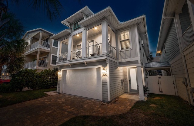 STEPS from the BEACH-Ultimate Luxury Beach House