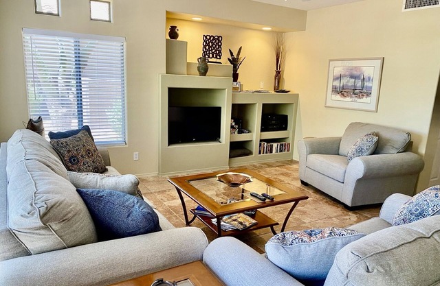 STEPS From the Pool! Relax in your Comfy Pool-side Condo!
