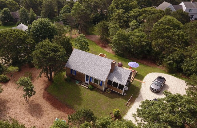 Steps to a private bay beach from this private & Charming Cape! Book this Fall!