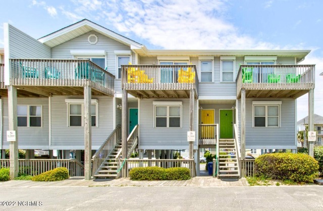 Steps to Beach - Dog Friendly - 2 Bedroom 1.5 Bathroom Townhome