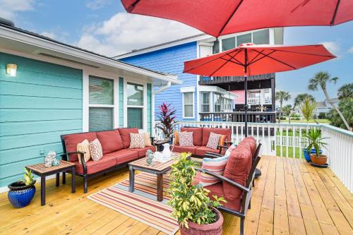 Steps to Beach Home with Deck in Galveston!