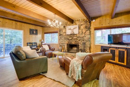 Steps to Lake Arrowhead Cabin with BBQ!