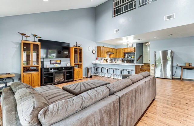 Steps to Marina: Coldspring Retreat w/Lake View