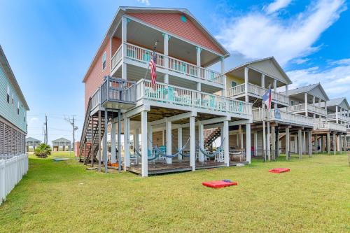 Steps to Sand Oceanfront Surfside Beach Retreat
