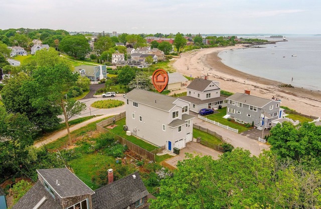Steps to the Sand, Modern Home on Willard Beach, Fenced in Yard, Deck & Grill