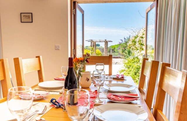 Stile Cottage - Three Bedroom House, Sleeps 6