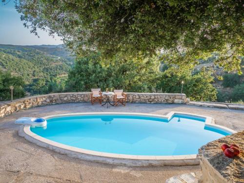 Stone Built Private villa Limeri with pool, BBQ & Shaded Patio