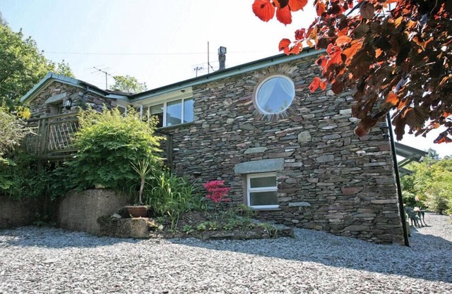 STONE HOWE, family friendly, with a garden in Ambleside
