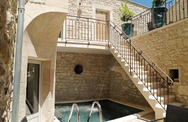 Stone village house with pool, Saint-Restitut – Drôme Provençale