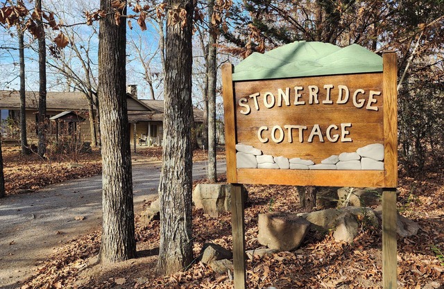 Stoneridge Cottage I - Best view and walking distance to town