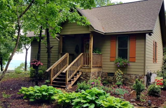 Stoneridge Cottage II - Quality Amenities with a Million Dollar Mountain View
