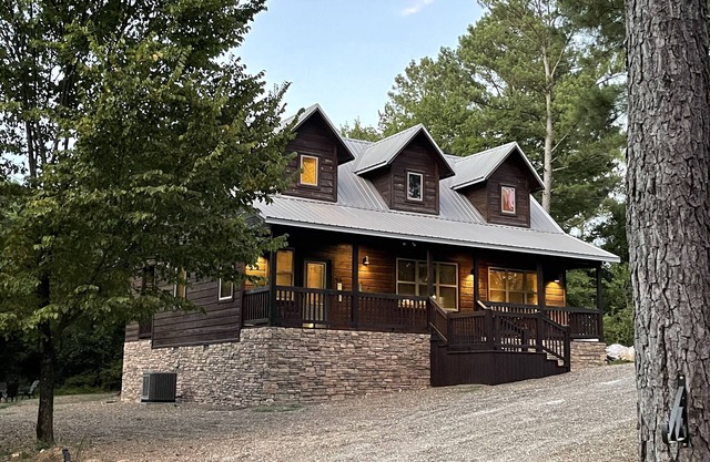 Stonewood Luxury 2 Master BR Cabin - Family Fun Great Memories Perfect Location!