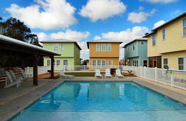 ⛱Stop Scrolling! Our beautiful❤ Coastal home will make everyone happy! Pool🏝
