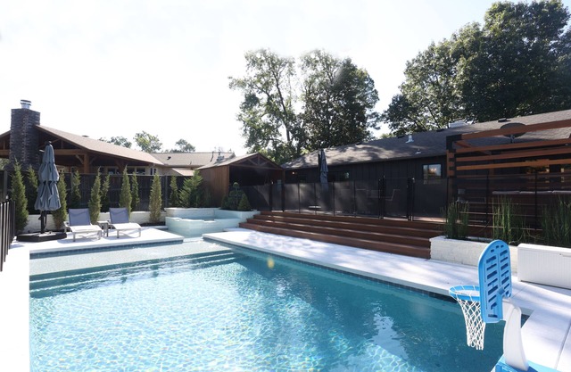 Storied Cottage w/pool & hot tub