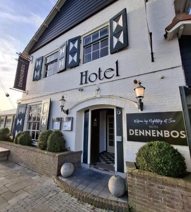 Strandhotel Dennenbos